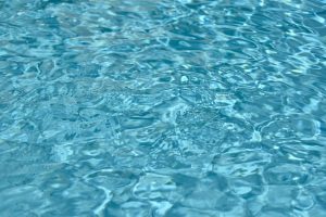 eau bleue piscine détente Landes